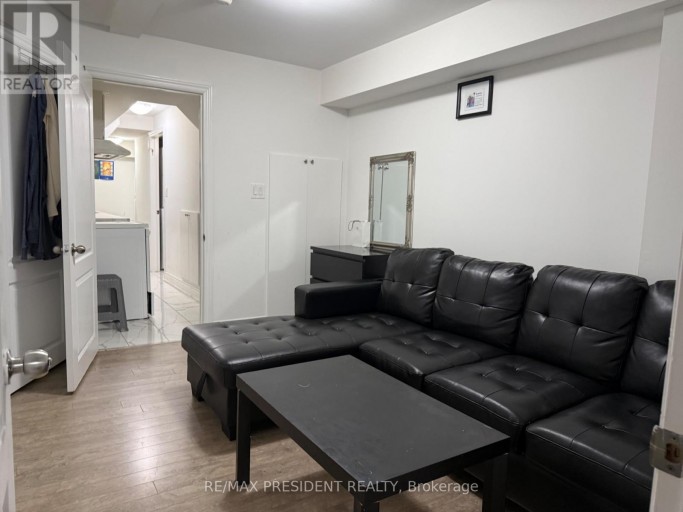 98 DAVENFIELD CIRCLE, Brampton (Bram East), Ontario, L6P4M1