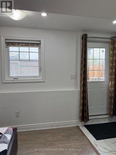 98 DAVENFIELD CIRCLE, Brampton (Bram East), Ontario, L6P4M1