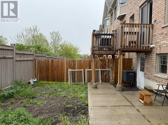 98 DAVENFIELD CIRCLE, Brampton (Bram East), Ontario, L6P4M1