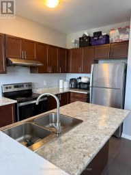 98 DAVENFIELD CIRCLE Brampton (Bram East) Ontario photo 4