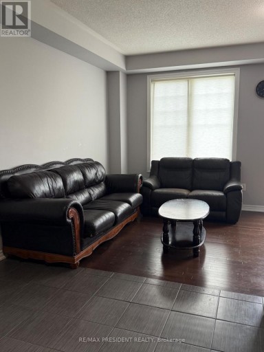 98 DAVENFIELD CIRCLE, Brampton (Bram East), Ontario, L6P4M1