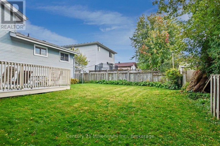 18 DILLON DRIVE, Collingwood, Ontario, L9Y4S3