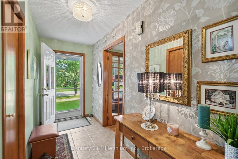 18 DILLON DRIVE, Collingwood, Ontario, L9Y4S3