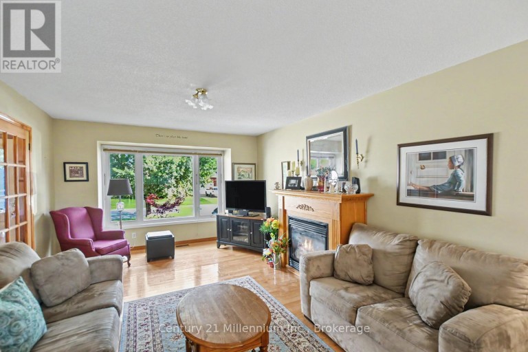 18 DILLON DRIVE, Collingwood, Ontario, L9Y4S3