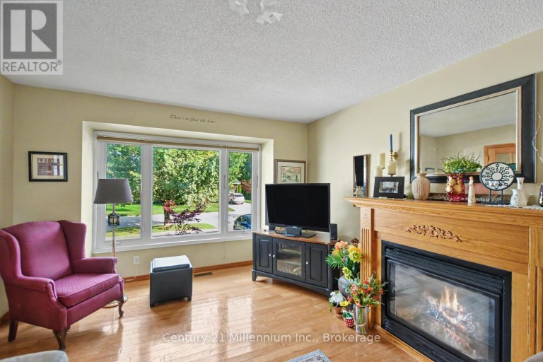 18 DILLON DRIVE, Collingwood, Ontario, L9Y4S3