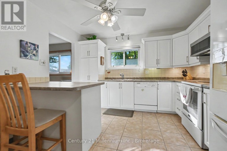 18 DILLON DRIVE, Collingwood, Ontario, L9Y4S3
