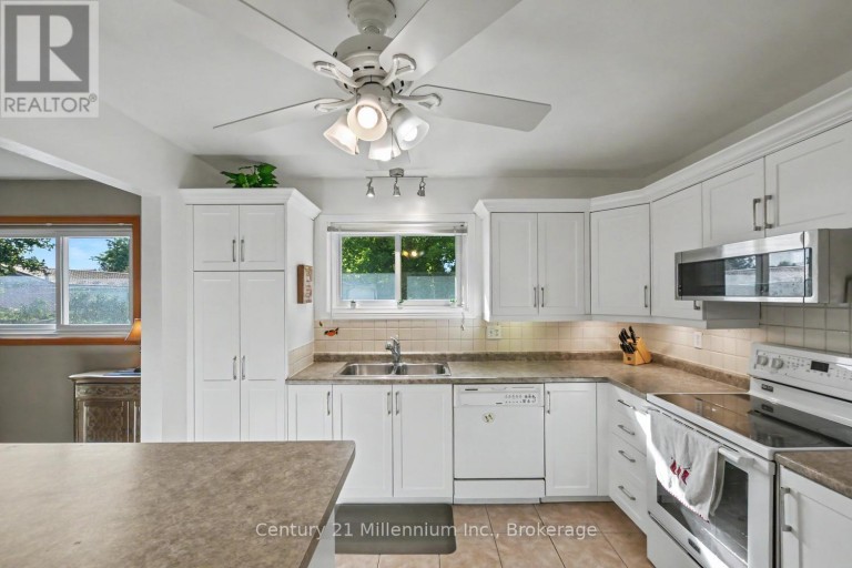 18 DILLON DRIVE, Collingwood, Ontario, L9Y4S3