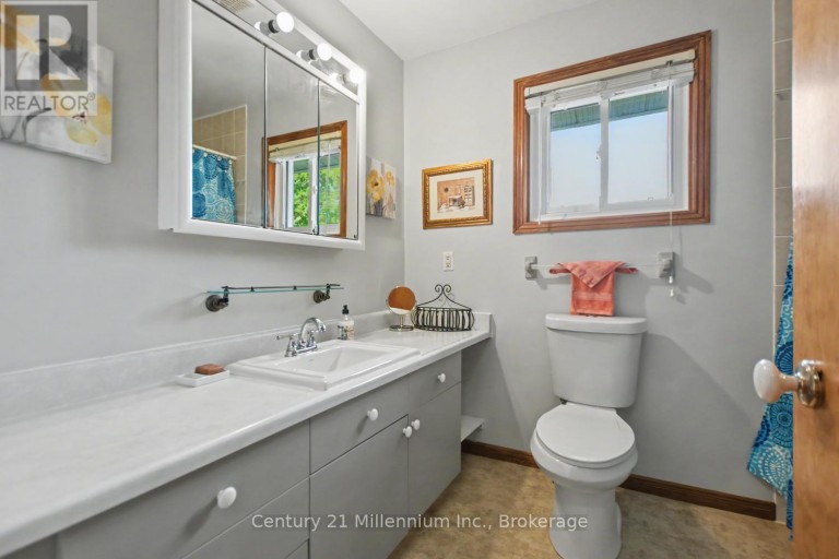 18 DILLON DRIVE, Collingwood, Ontario, L9Y4S3