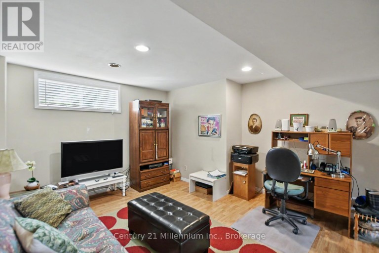 18 DILLON DRIVE, Collingwood, Ontario, L9Y4S3