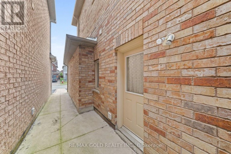 19 ATTVIEW CRESCENT, Brampton (Bram East), Ontario, L6P2R5