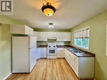 8111 94 Street Grande Prairie Alberta photo 5