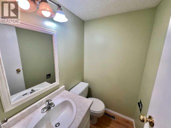 8111 94 Street Grande Prairie Alberta photo 6