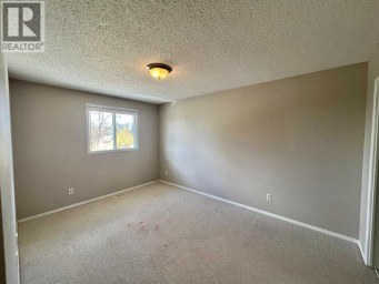 8111 94 Street Grande Prairie Alberta photo 7