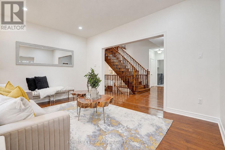 124 SHAFTSBURY AVENUE, Richmond Hill (Westbrook), Ontario, L4C0G6