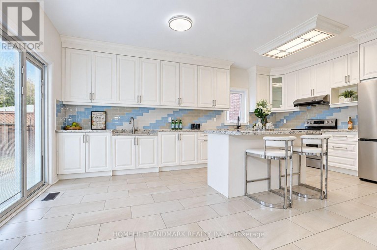 124 SHAFTSBURY AVENUE, Richmond Hill (Westbrook), Ontario, L4C0G6