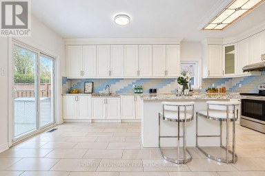 124 SHAFTSBURY AVENUE Richmond Hill (Westbrook) Ontario photo 18