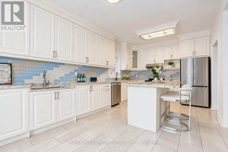 124 SHAFTSBURY AVENUE, Richmond Hill (Westbrook), Ontario, L4C0G6