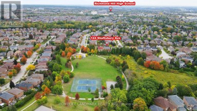 124 SHAFTSBURY AVENUE Richmond Hill (Westbrook) Ontario photo 2