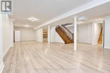 124 SHAFTSBURY AVENUE Richmond Hill (Westbrook) Ontario photo 43