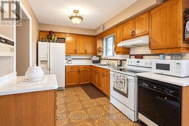 57 LINDYLOU ROAD Toronto (Humbermede) Ontario photo 13