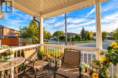 57 LINDYLOU ROAD Toronto (Humbermede) Ontario photo 3