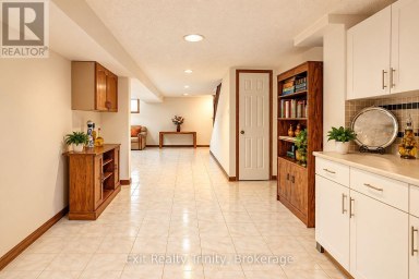 57 LINDYLOU ROAD Toronto (Humbermede) Ontario photo 33