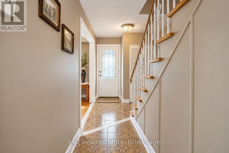 57 LINDYLOU ROAD, Toronto (Humbermede), Ontario, M9M2B1
