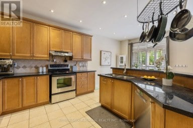 354 AUTUMN HILL BOULEVARD Vaughan (Patterson) Ontario photo 10