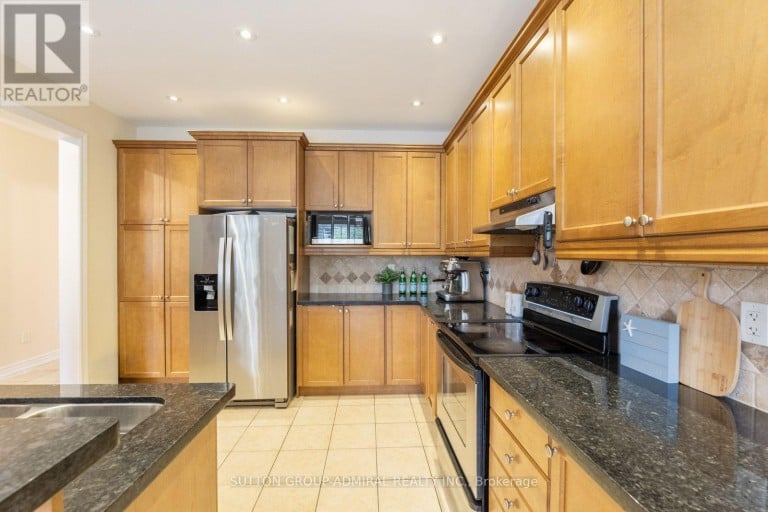 354 AUTUMN HILL BOULEVARD, Vaughan (Patterson), Ontario, L4J9C1