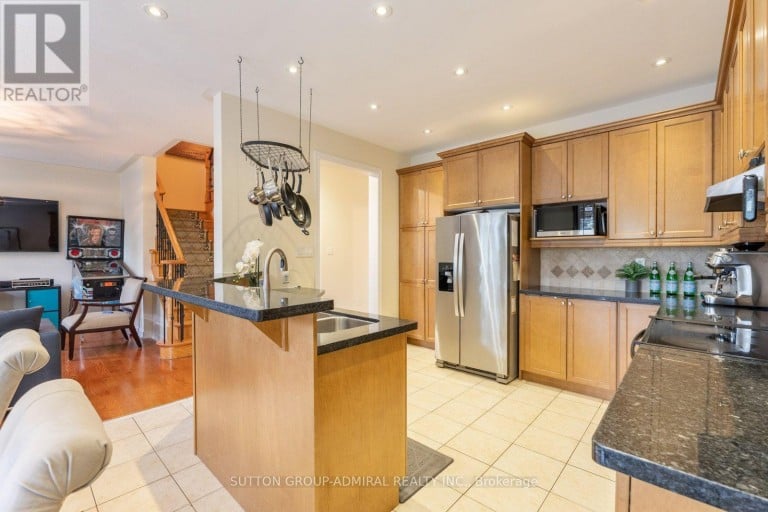 354 AUTUMN HILL BOULEVARD, Vaughan (Patterson), Ontario, L4J9C1
