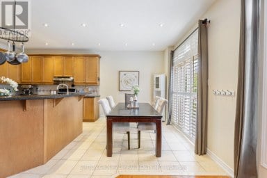 354 AUTUMN HILL BOULEVARD Vaughan (Patterson) Ontario photo 18