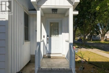 49 MAIN STREET N Huron East (Seaforth) Ontario photo 4