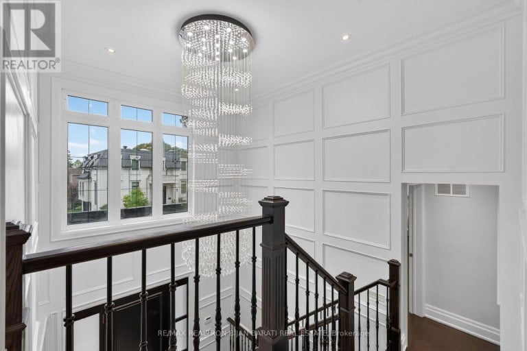 10 BAYBERRY CRESCENT, Toronto (Bayview Village), Ontario, M2K1T8