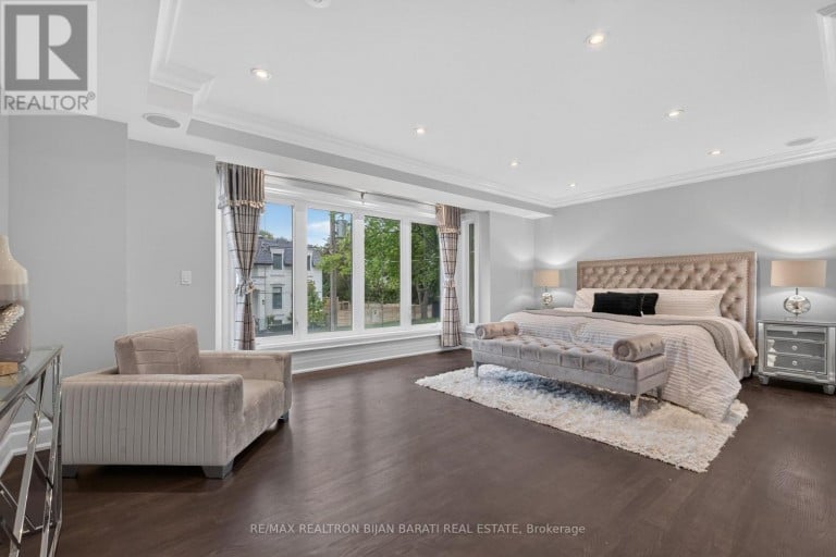 10 BAYBERRY CRESCENT, Toronto (Bayview Village), Ontario, M2K1T8