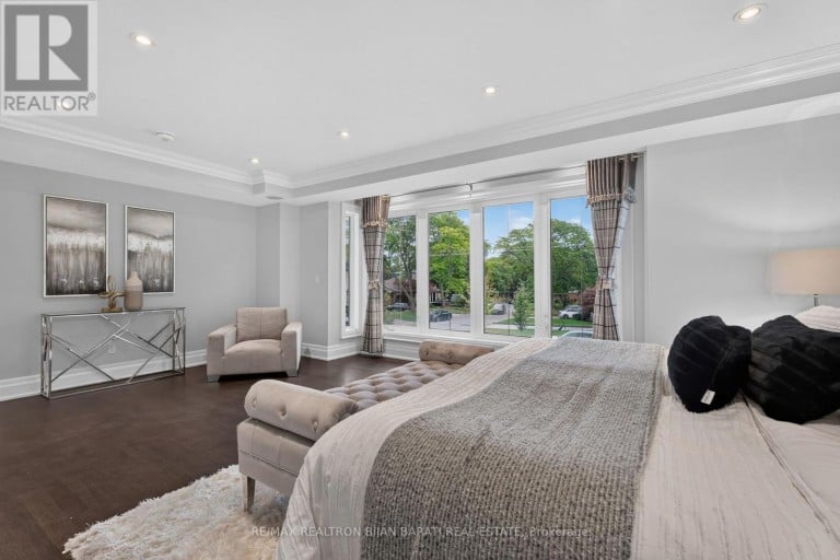 10 BAYBERRY CRESCENT, Toronto (Bayview Village), Ontario, M2K1T8