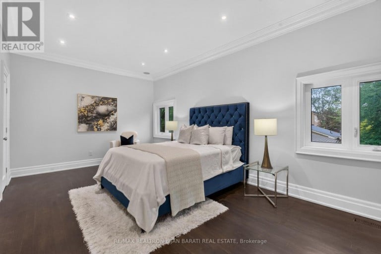 10 BAYBERRY CRESCENT, Toronto (Bayview Village), Ontario, M2K1T8