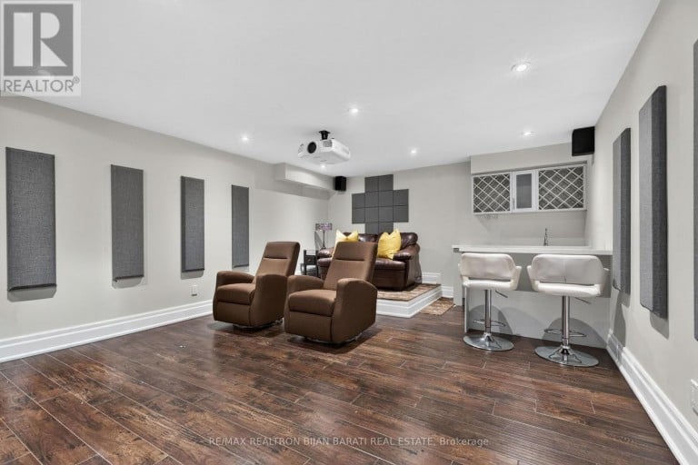 10 BAYBERRY CRESCENT, Toronto (Bayview Village), Ontario, M2K1T8