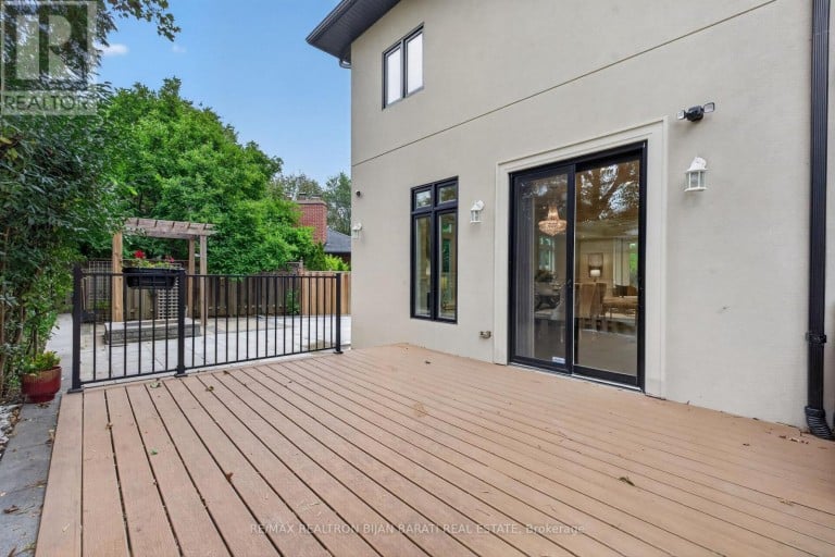 10 BAYBERRY CRESCENT, Toronto (Bayview Village), Ontario, M2K1T8