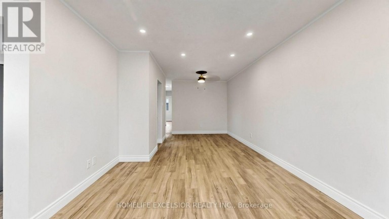 86 NEWBURY DRIVE, Newmarket (Bristol-London), Ontario, L3Y4R3