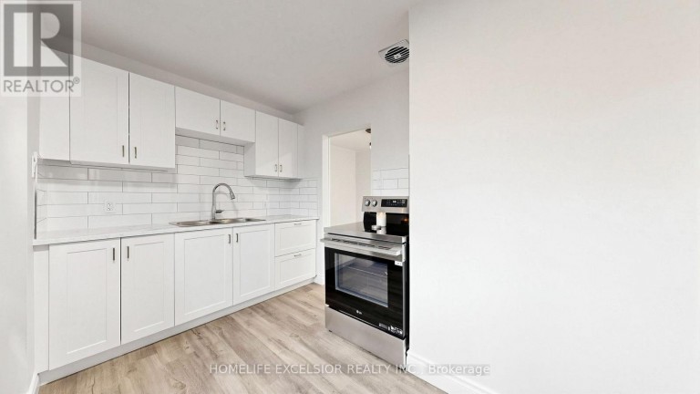 86 NEWBURY DRIVE, Newmarket (Bristol-London), Ontario, L3Y4R3
