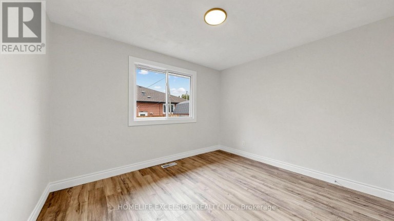 86 NEWBURY DRIVE, Newmarket (Bristol-London), Ontario, L3Y4R3