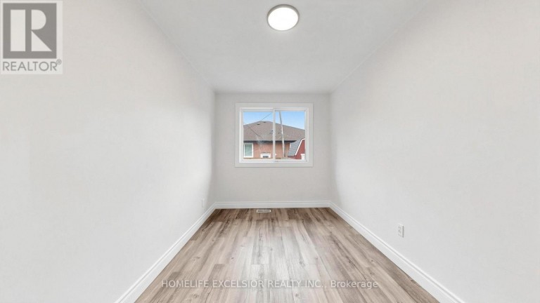 86 NEWBURY DRIVE, Newmarket (Bristol-London), Ontario, L3Y4R3