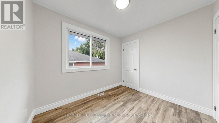 86 NEWBURY DRIVE, Newmarket (Bristol-London), Ontario, L3Y4R3