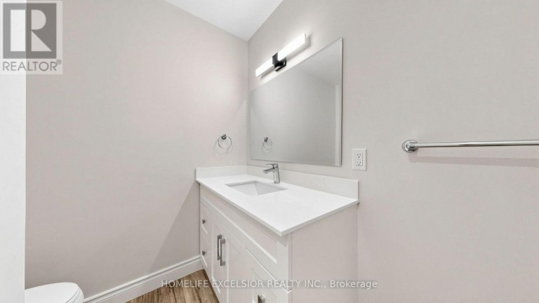 86 NEWBURY DRIVE, Newmarket (Bristol-London), Ontario, L3Y4R3
