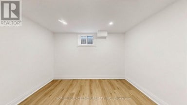 86 NEWBURY DRIVE Newmarket (Bristol-London) Ontario photo 36