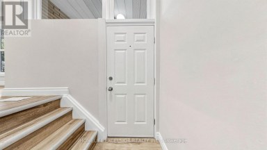 86 NEWBURY DRIVE Newmarket (Bristol-London) Ontario photo 4