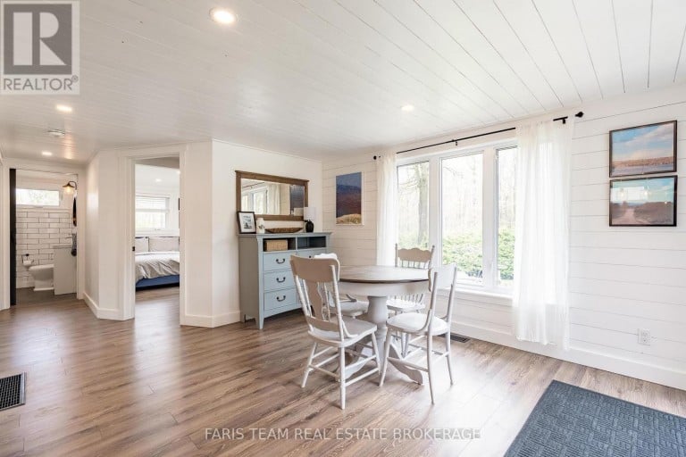 1720 TAY POINT ROAD, Penetanguishene, Ontario, L9M1X7