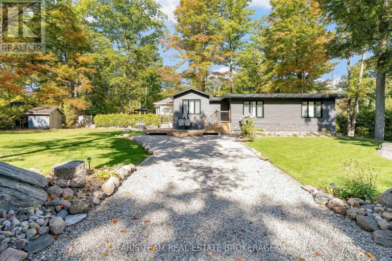 1720 TAY POINT ROAD, Penetanguishene, Ontario, L9M1X7
