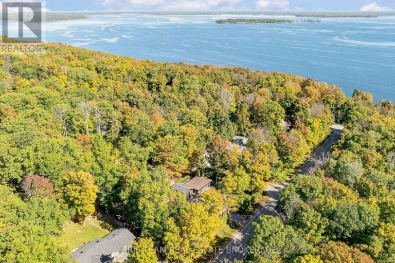1720 TAY POINT ROAD, Penetanguishene, Ontario, L9M1X7