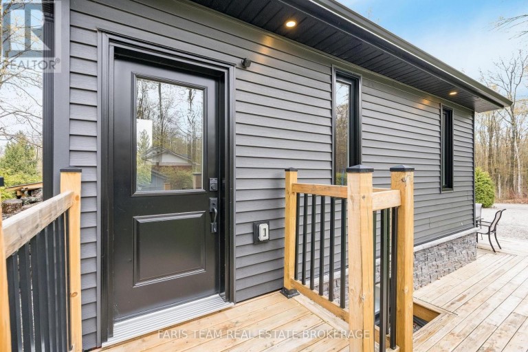 1720 TAY POINT ROAD, Penetanguishene, Ontario, L9M1X7